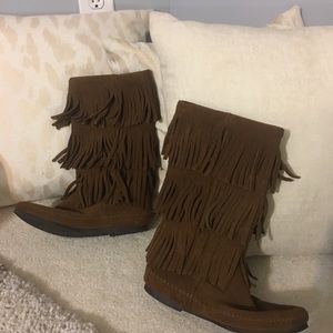Minnetonka 3 Layer Fringe Boots